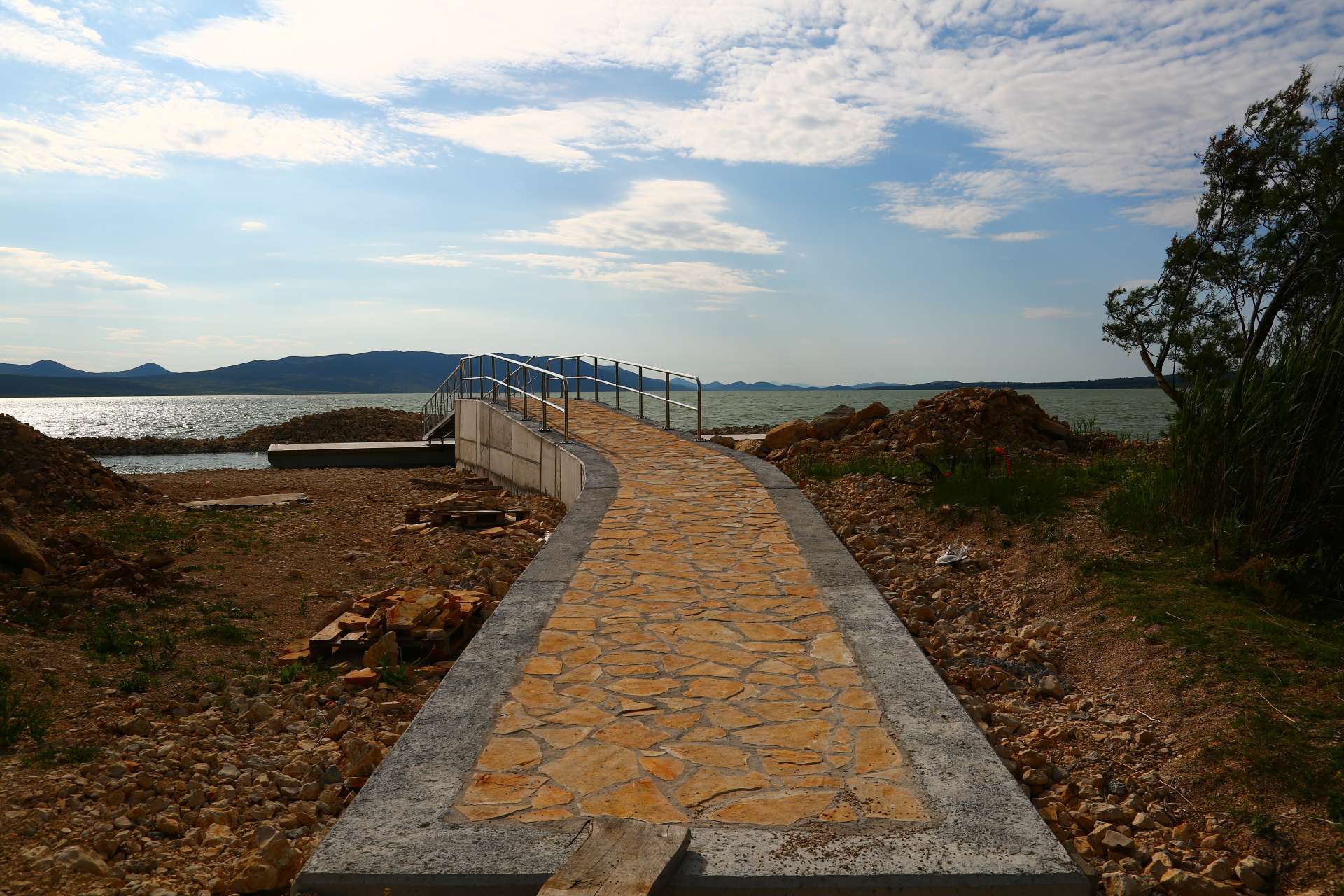 Projekt ”Revitalizacija i povezivanje atrakcija Parka prirode Vransko jezero” obogaćuje ponudu i sadržaj Parka prirode Vransko jezero - 