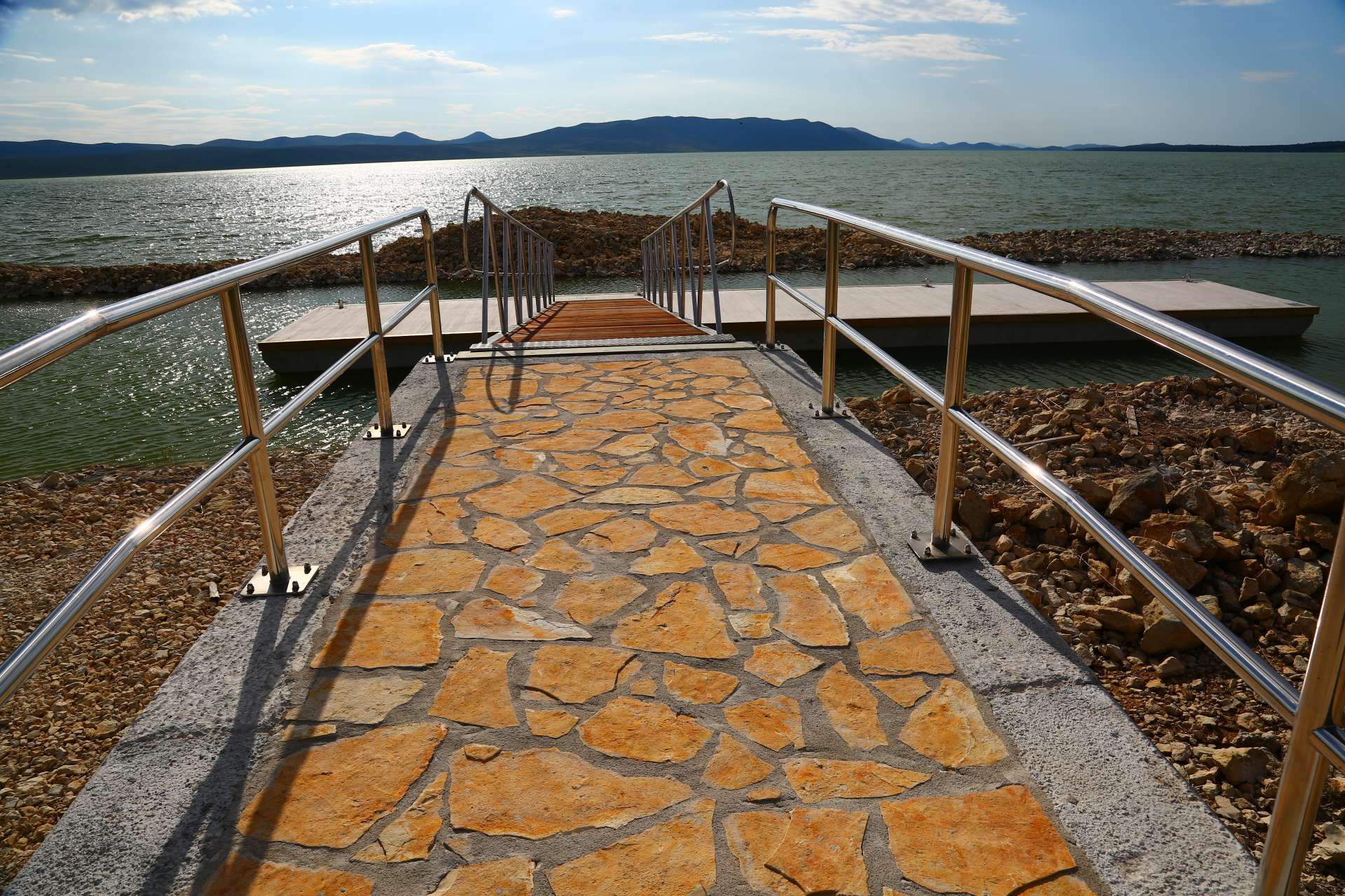 Projekt ”Revitalizacija i povezivanje atrakcija Parka prirode Vransko jezero” obogaćuje ponudu i sadržaj Parka prirode Vransko jezero - 